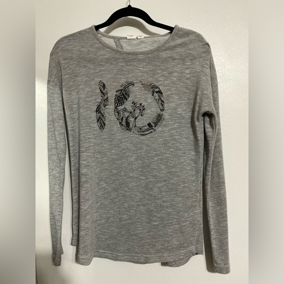 10 Tops - 10 Grey Long Sleeve Shirt